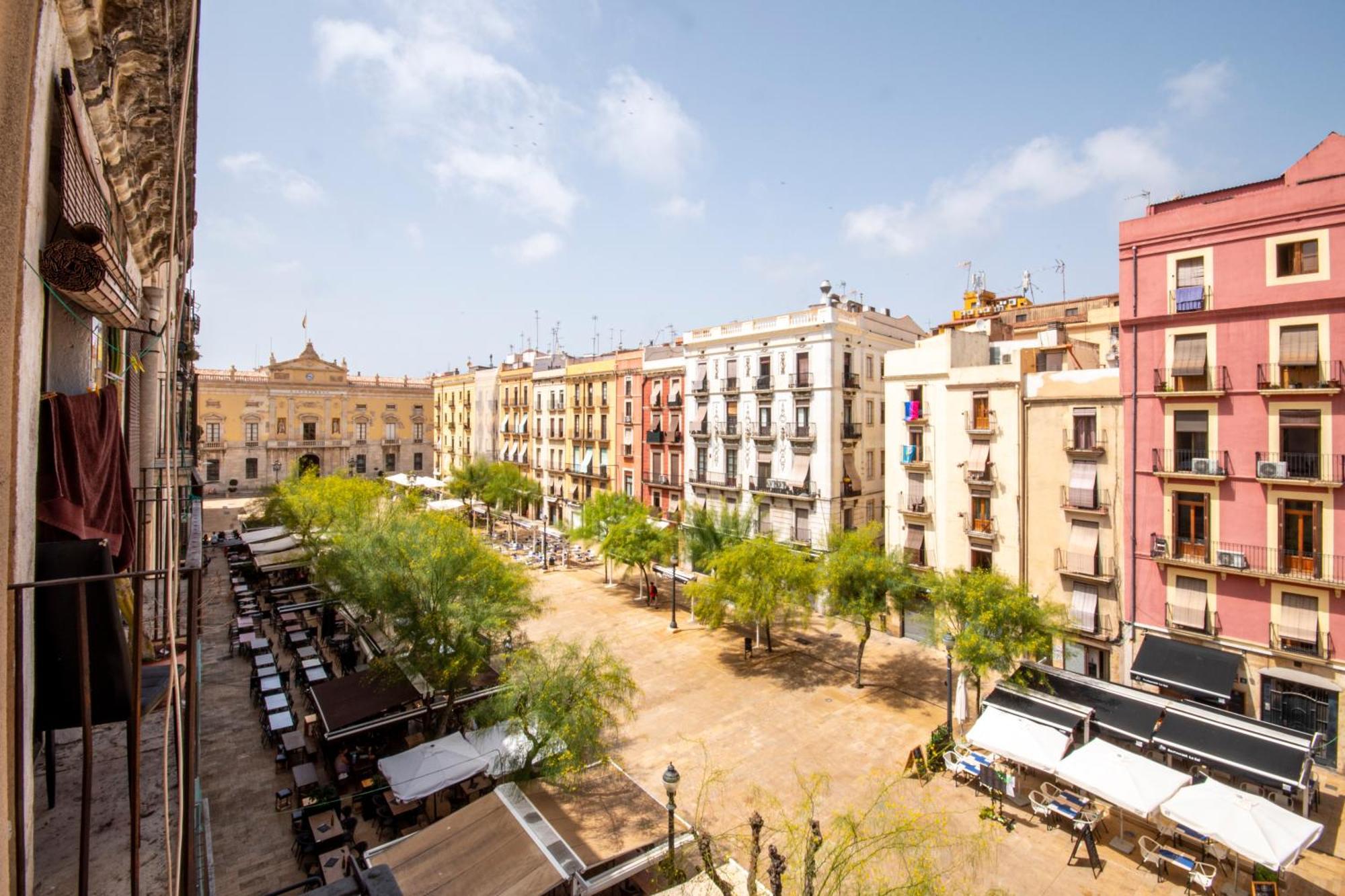 Design Apartment Placa La Font Tarragona Bagian luar foto